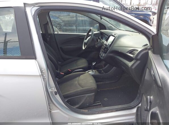 KL8CB6SA5KC736829 2019 CHEVROLET SPARK Серебряный Вид салона спереди