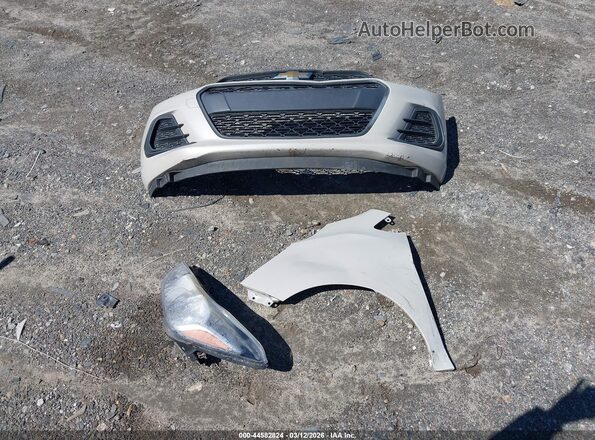 KL8CB6SA8JC467675 2018 CHEVROLET SPARK Cream Widok zestawu wskaźników