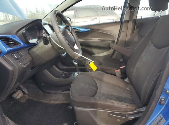 KL8CD6SA1JC467043 2018 CHEVROLET SPARK Синий Вид салона спереди