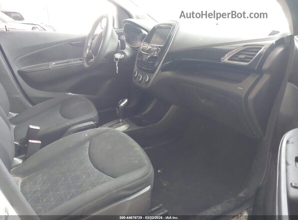 KL8CD6SA2KC709209 2019 CHEVROLET SPARK Белый Вид салона спереди