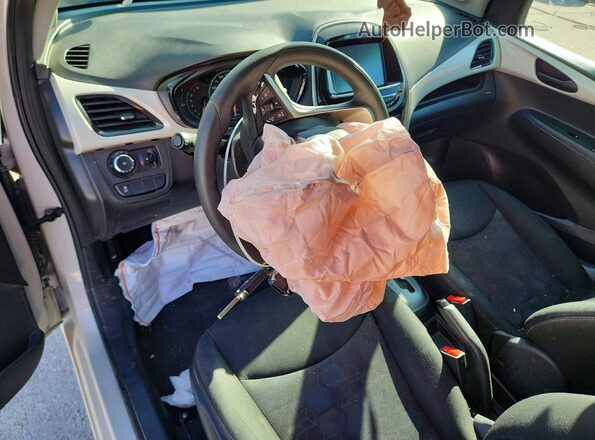 KL8CD6SAXHC818414 2017 CHEVROLET SPARK Бежевый Вид панели приборов