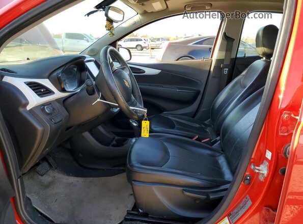 KL8CH6SA0JC422034 2018 CHEVROLET SPARK Красный Вид салона спереди