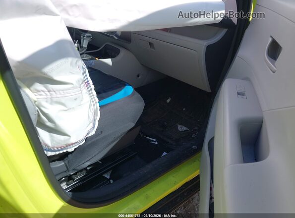 KM8HBCAB5RU058167 2024 HYUNDAI KONA Зеленый Вид салона спереди