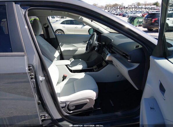 KM8HCCAB0SU228924 2025 HYUNDAI KONA Серебряный Вид салона спереди