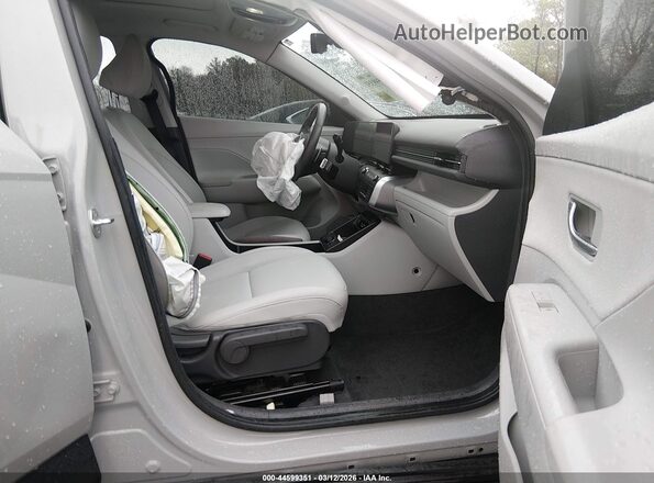 KM8HECA38RU048233 2024 HYUNDAI KONA Серый Вид салона спереди