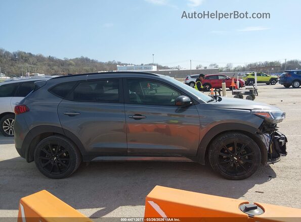 KM8J33AL9KU968238 2019 HYUNDAI TUCSON Gray Rear interior view