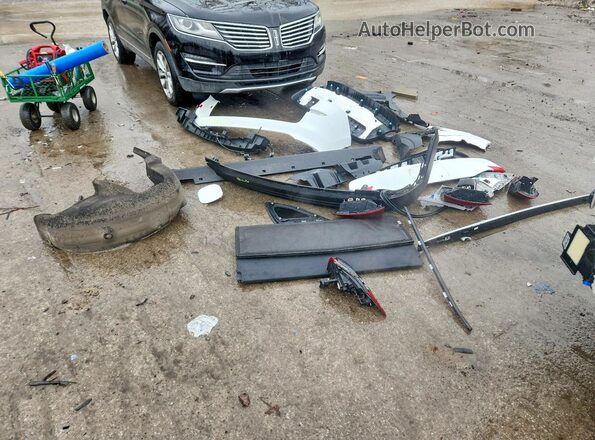 KM8J3CA46KU073069 2019 HYUNDAI TUCSON White Vista de la etiqueta del VIN