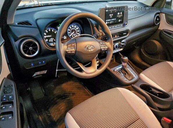KM8K22AB8PU041635 2023 HYUNDAI KONA Белый Вид панели приборов