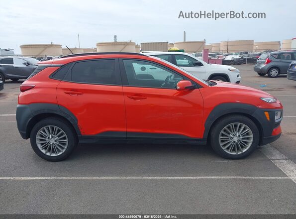 KM8K2CAA8LU506681 2020 HYUNDAI KONA Оранжевый Вид задней части салона