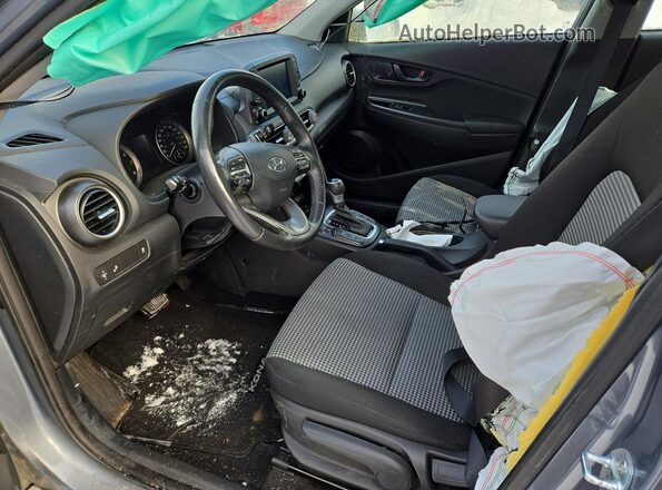 KM8K2CAA9LU581731 2020 HYUNDAI KONA Серый Вид салона спереди
