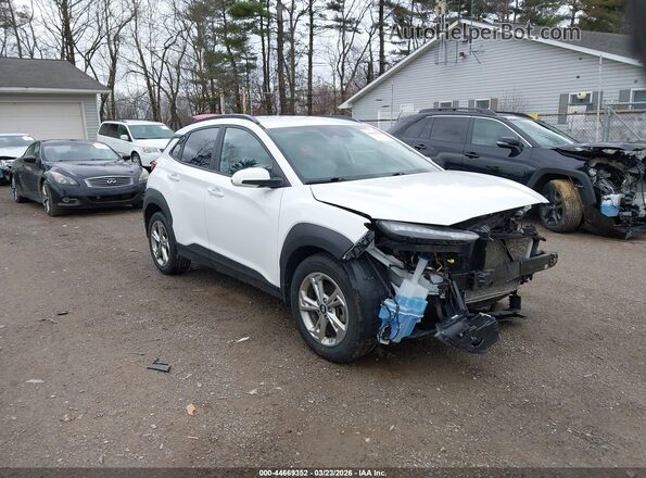 KM8K6CABXNU849976 2022 HYUNDAI KONA Белый Передняя правая четверть