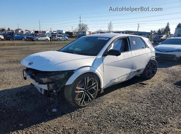 KM8KNDA88SU007565 2025 HYUNDAI IONIQ Белый Передняя левая четверть