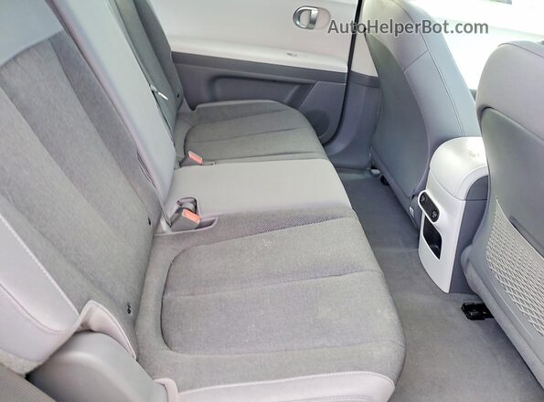 KM8KNDDF4RU301615 2024 HYUNDAI IONIQ White Widok wnętrza z tyłu