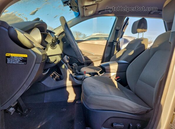 KM8SMDHF2GU144077 2016 HYUNDAI SANTA Серебряный Вид салона спереди