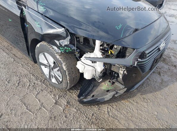 KMHC65LC0HU030078 2017 HYUNDAI IONIQ HYBRID Черный Вид спереди