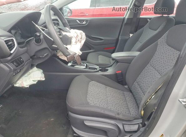 KMHC65LC1KU158420 2019 HYUNDAI IONIQ Серебряный Вид салона спереди