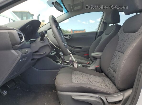 KMHC65LC2JU090434 2018 HYUNDAI IONIQ Silver Vista interior delantera