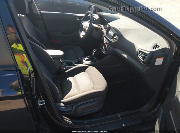 KMHC65LC2KU174870 2019 HYUNDAI IONIQ HYBRID Черный Вид салона спереди
