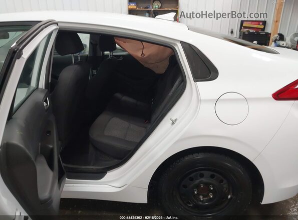 KMHC65LC4HU026633 2017 HYUNDAI IONIQ HYBRID White VIN კოდის სტიკერის ხედი