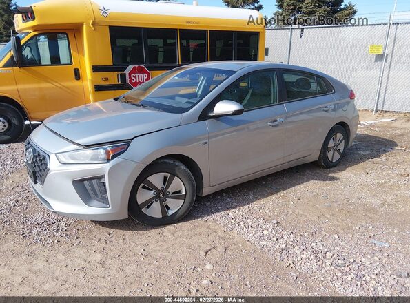 KMHC65LC6LU227670 2020 HYUNDAI IONIQ HYBRID Silver წინა მარცხენა ხედი სამი მეოთხედიდან