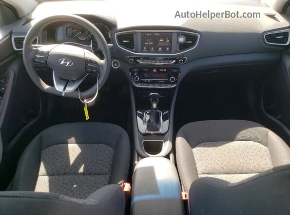 KMHC65LC8HU050370 2017 HYUNDAI IONIQ Серый Вид панели приборов