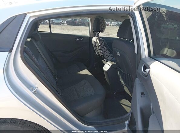 KMHC65LC8JU074027 2018 HYUNDAI IONIQ HYBRID Silver Вид наклейки з VIN-кодом