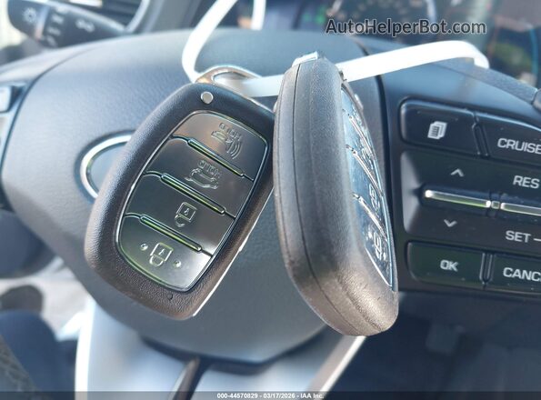 KMHC65LDXKU105711 2019 HYUNDAI IONIQ PLUG-IN HYBRID Белый Вид панели приборов