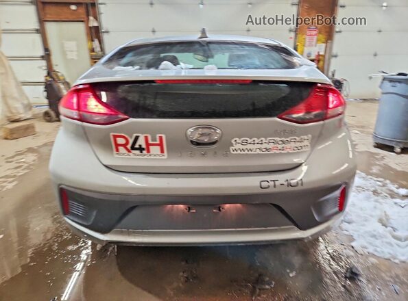 KMHC75LC7LU231630 2020 HYUNDAI IONIQ Silver Widok z tyłu