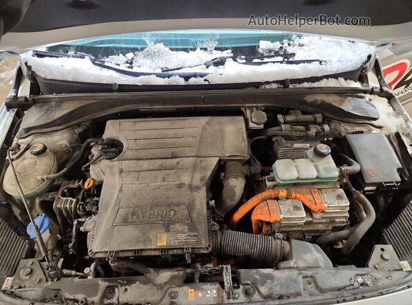 KMHC75LC7LU231630 2020 HYUNDAI IONIQ Silver Widok wnętrza z tyłu