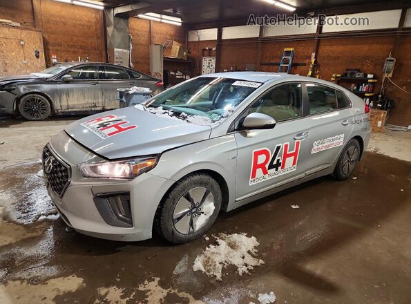 KMHC75LC7LU231630 2020 HYUNDAI IONIQ Silver Przód lewy