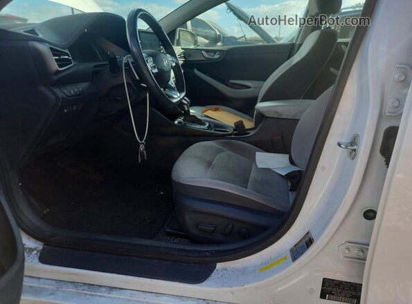 KMHC75LC8MU248549 2021 HYUNDAI IONIQ White Widok wnętrza z przodu