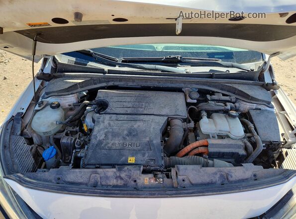 KMHC85LC2HU051542 2017 HYUNDAI IONIQ Белый Вид задней части салона