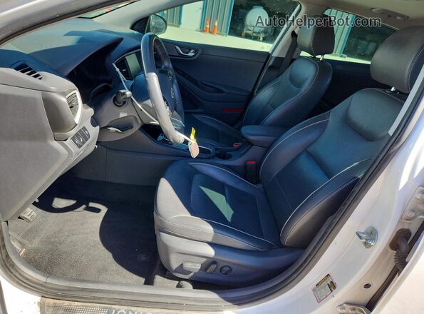 KMHC85LC2HU051542 2017 HYUNDAI IONIQ Белый Вид салона спереди