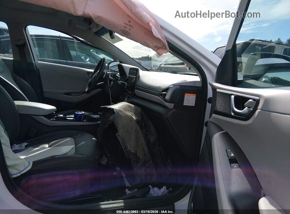 KMHC85LJ8LU061158 2020 HYUNDAI IONIQ ELECTRIC White Вид салону спереду