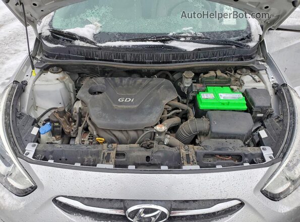 KMHCT4AE0HU244530 2017 HYUNDAI ACCENT Silver Widok wnętrza z tyłu
