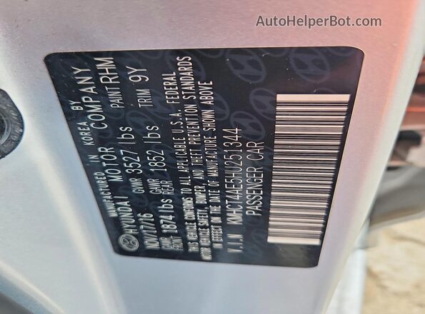 KMHCT4AE5HU251344 2017 HYUNDAI ACCENT Silver Widok komory silnika