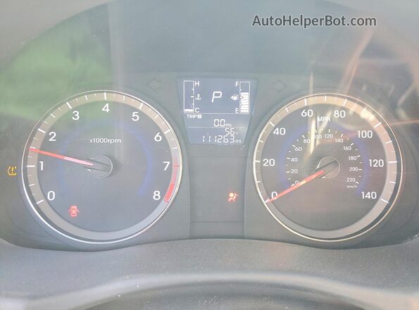 KMHCT4AE9GU065188 2016 HYUNDAI ACCENT Red Widok zestawu wskaźników