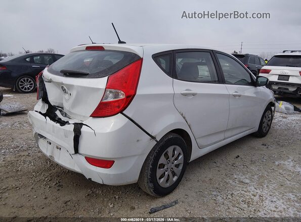 KMHCT5AE5HU302198 2017 HYUNDAI ACCENT Белый Задняя правая четверть