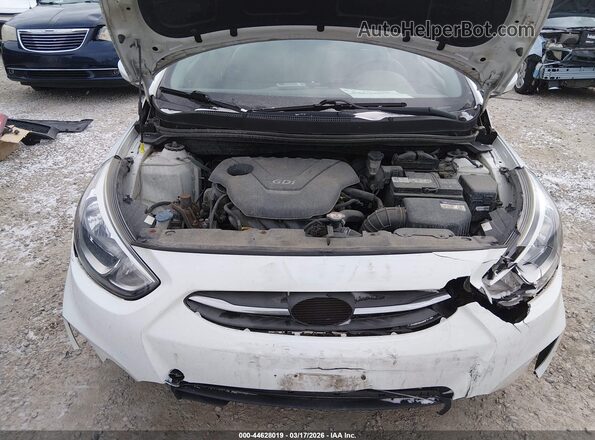 KMHCT5AE5HU302198 2017 HYUNDAI ACCENT Белый Вид сзади
