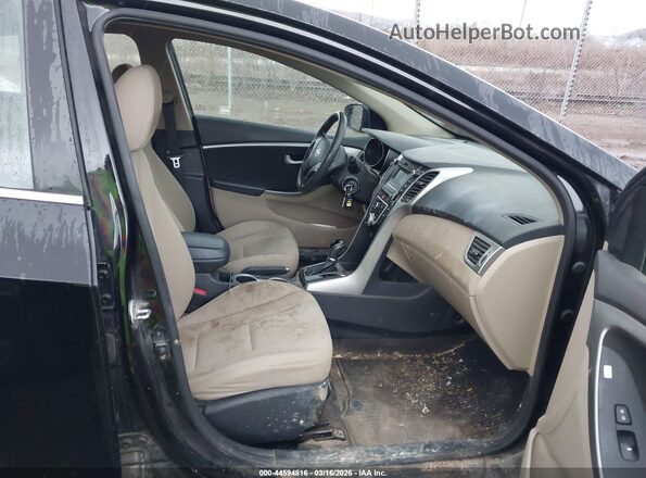 KMHD35LH3HU360399 2017 HYUNDAI ELANTRA GT Черный Вид салона спереди