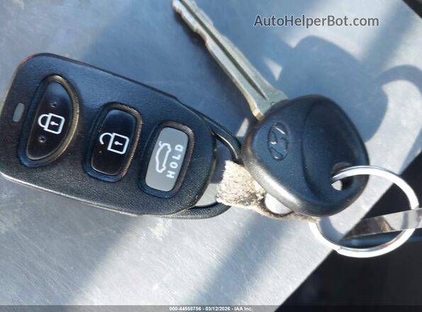 KMHD84LF3HU085059 2017 HYUNDAI ELANTRA Red Widok deski rozdzielczej