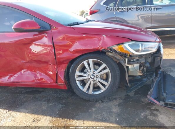 KMHD84LF3HU085059 2017 HYUNDAI ELANTRA Red Widok z przodu