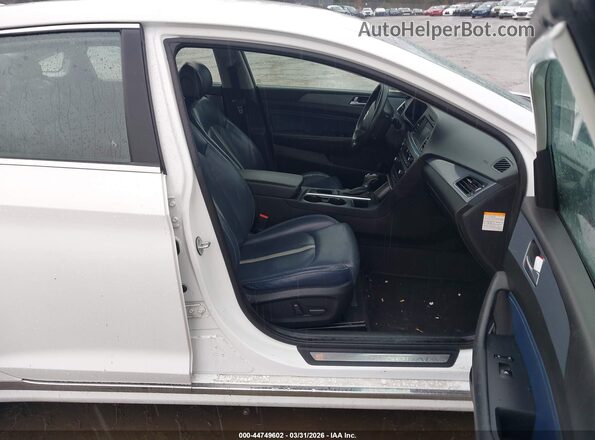 KMHE34L16HA057409 2017 HYUNDAI SONATA HYBRID Белый Вид салона спереди