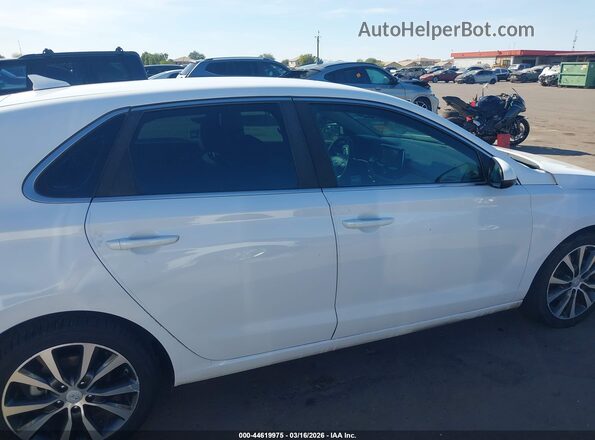 KMHH35LE3JU034597 2018 HYUNDAI ELANTRA GT Белый Вид задней части салона