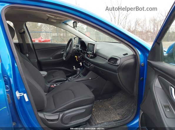 KMHH35LE4JU067463 2018 HYUNDAI ELANTRA GT Синий Вид салона спереди