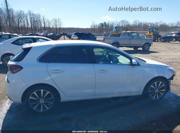 KMHH35LE6KU114672 2019 HYUNDAI ELANTRA GT White Widok wnętrza z tyłu