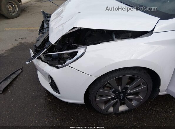 KMHH55LC2JU054638 2018 HYUNDAI ELANTRA GT Белый Вид спереди