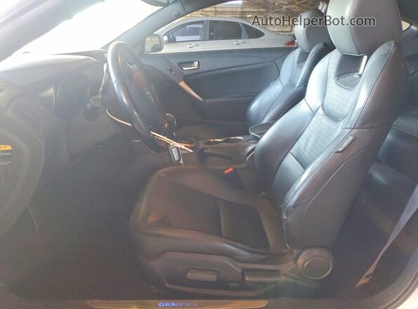 KMHHU6KJ3GU131793 2016 HYUNDAI GENESIS White Widok wnętrza z przodu