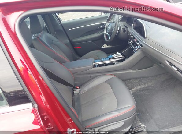 KMHL44J26PA291693 2023 HYUNDAI SONATA Красный Вид салона спереди
