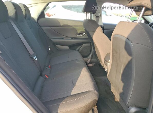 KMHLL4DG3SU093994 2025 HYUNDAI ELANTRA Белый Вид задних сидений